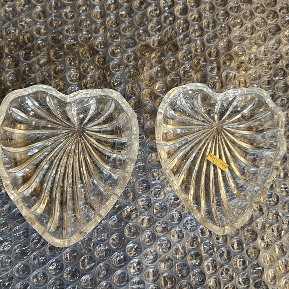 Vintage Crystal Glass Heart Shaped Shaped Trinket Dish. - Picture 2 of 4